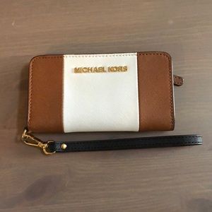 Michael Kors phone holder/wallet